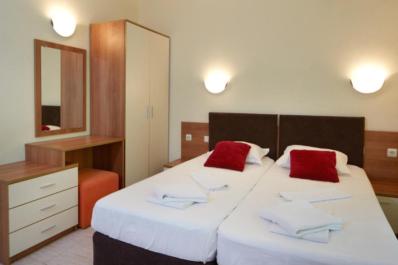 Pollo Resort Pantai Sunny Bagian luar foto