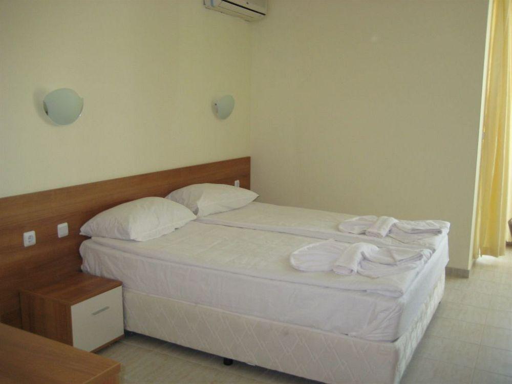 Pollo Resort Pantai Sunny Bagian luar foto