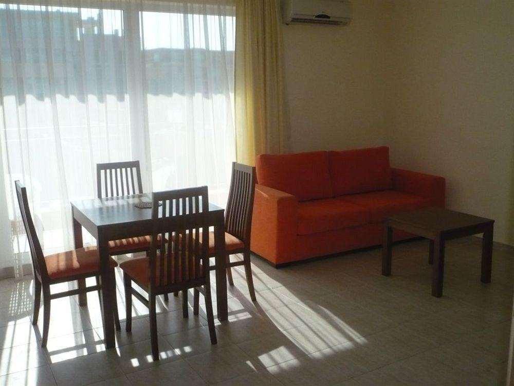 Pollo Resort Pantai Sunny Bagian luar foto