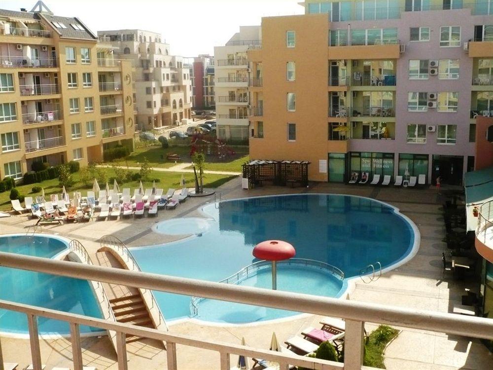 Pollo Resort Pantai Sunny Bagian luar foto