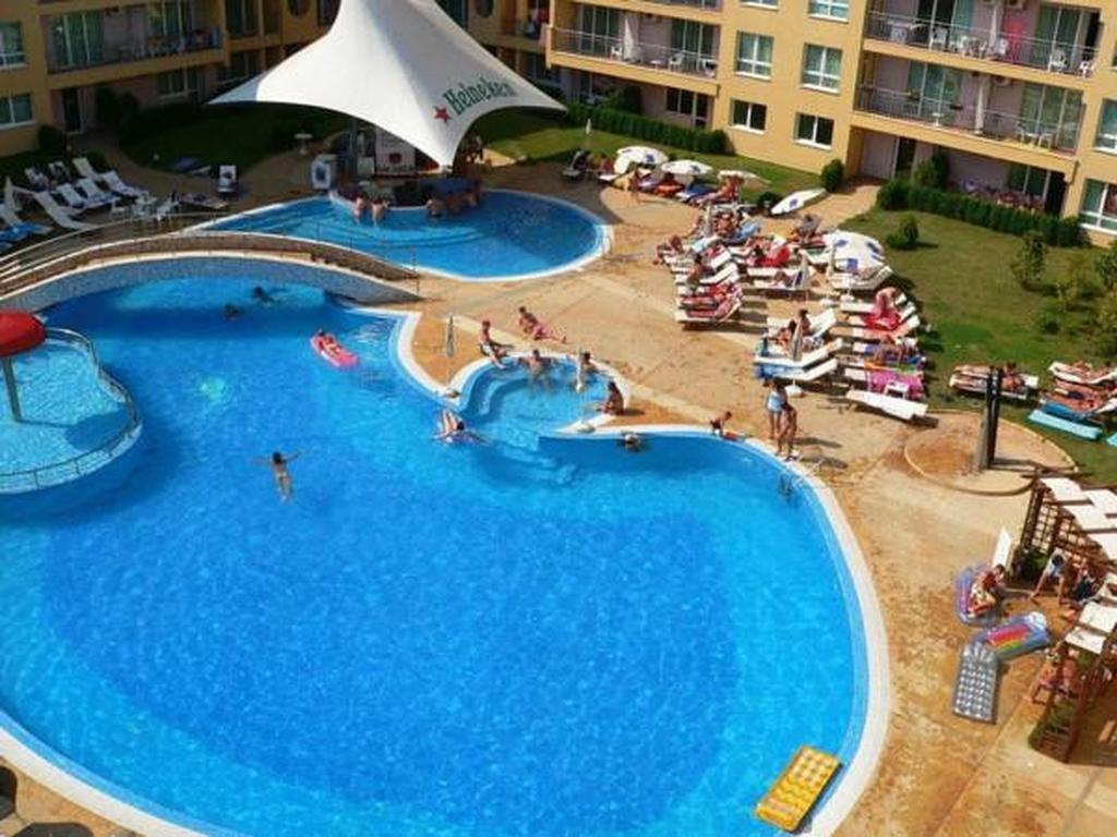 Pollo Resort Pantai Sunny Bagian luar foto