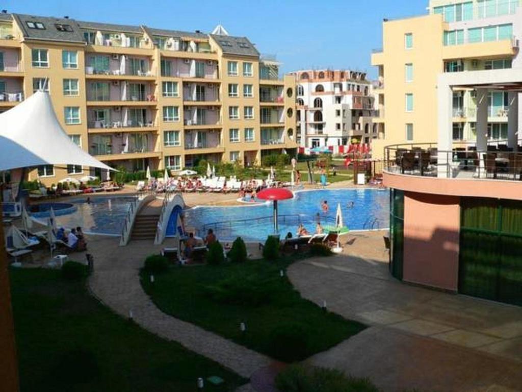 Pollo Resort Pantai Sunny Bagian luar foto
