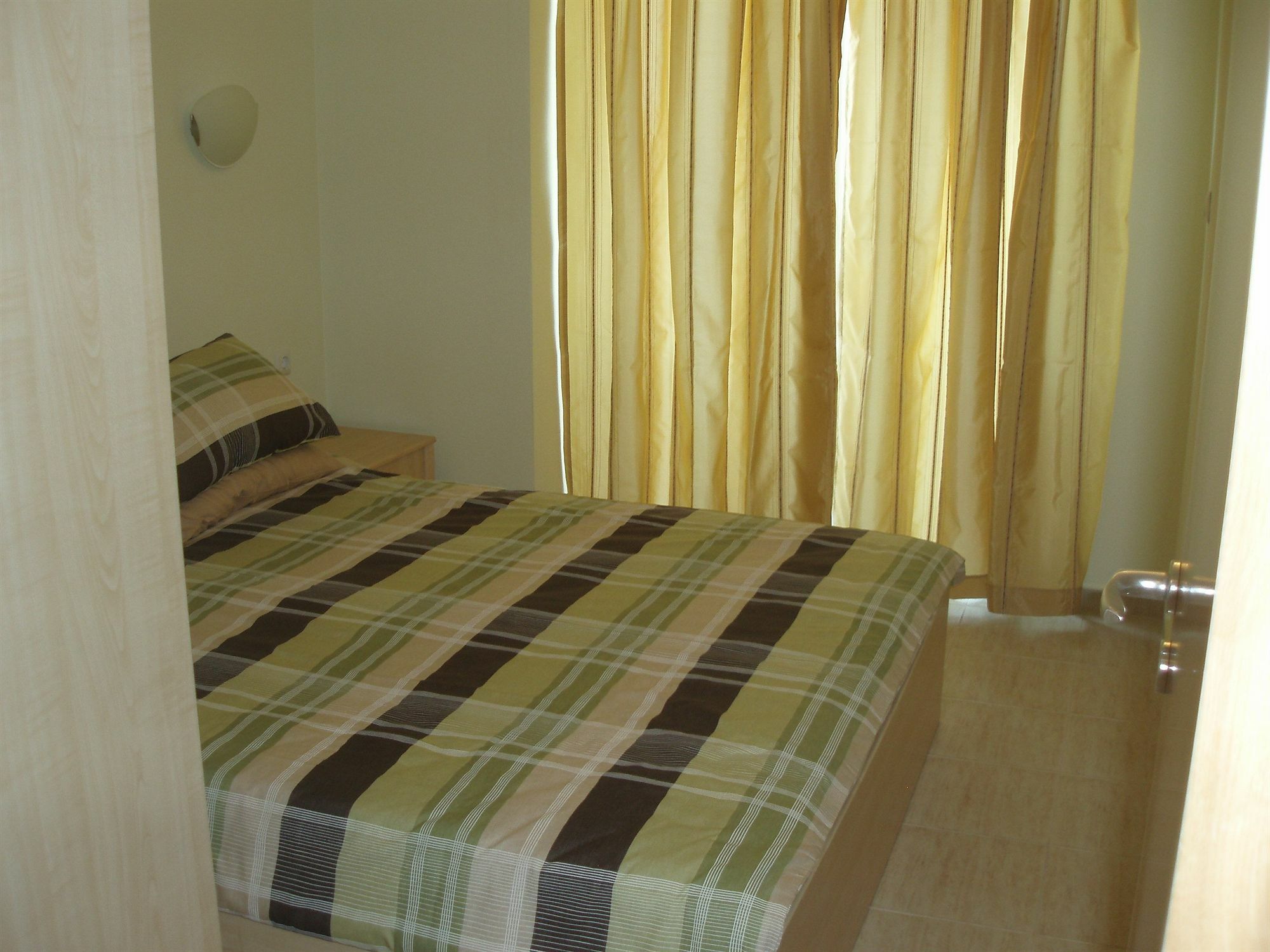 Pollo Resort Pantai Sunny Bagian luar foto